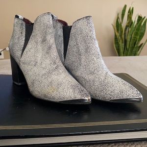 Report Signature Booties Size 8
